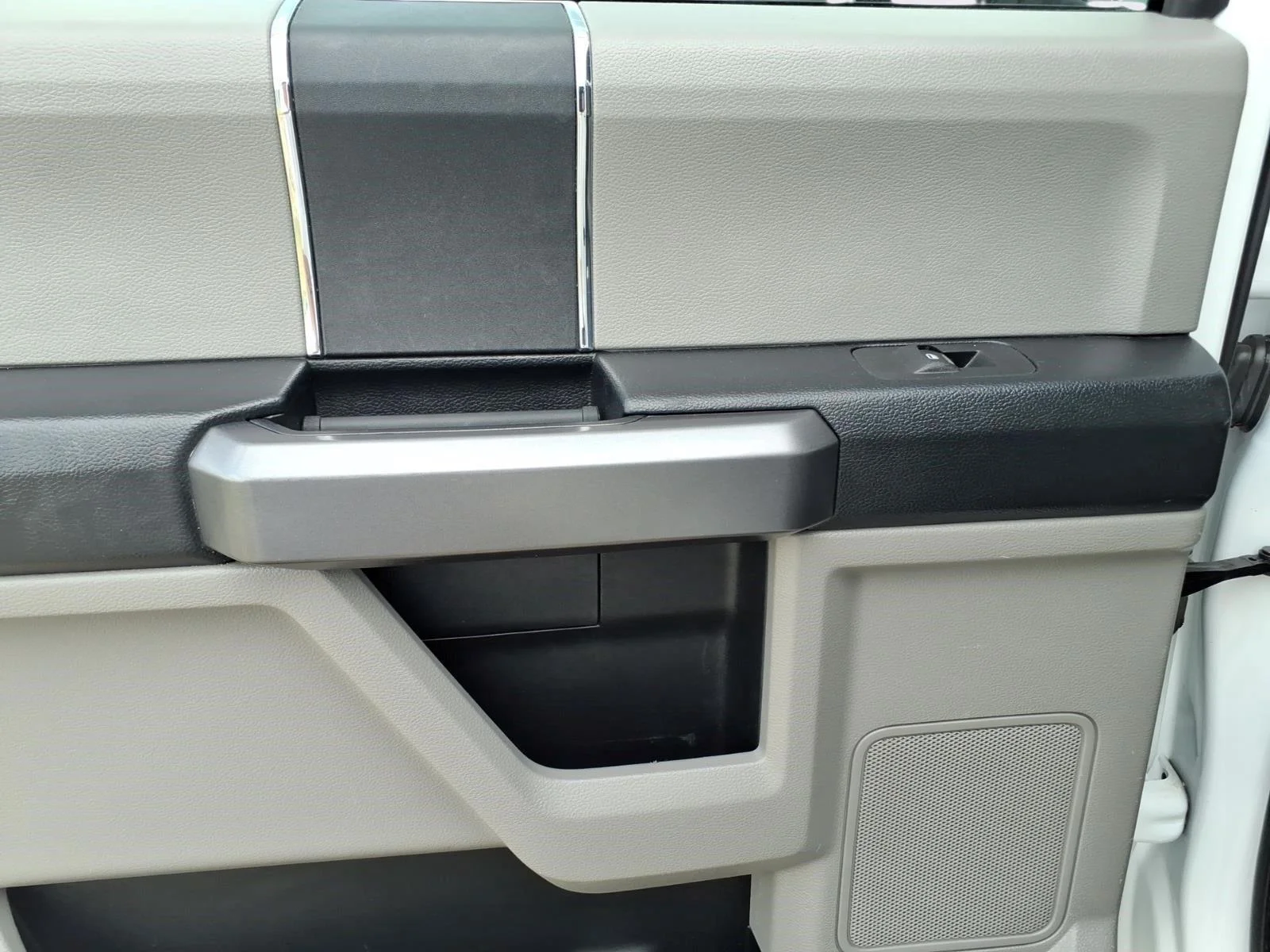 Used 2021 Oxford White Ford XLT image 13