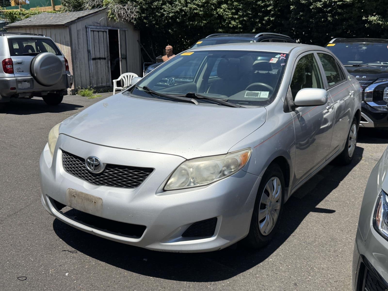Used 2009 Silver Toyota 4dr Sdn Auto LE (Natl) image 3