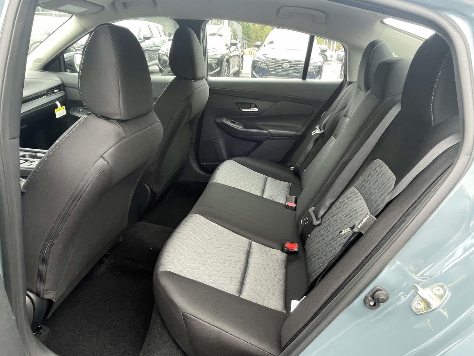 New 2027 Atlantic Gray Metallic Nissan SV image 18