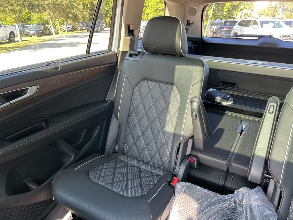 New 2026 White Volkswagen 2.0T SEL Premium R-Line image 12