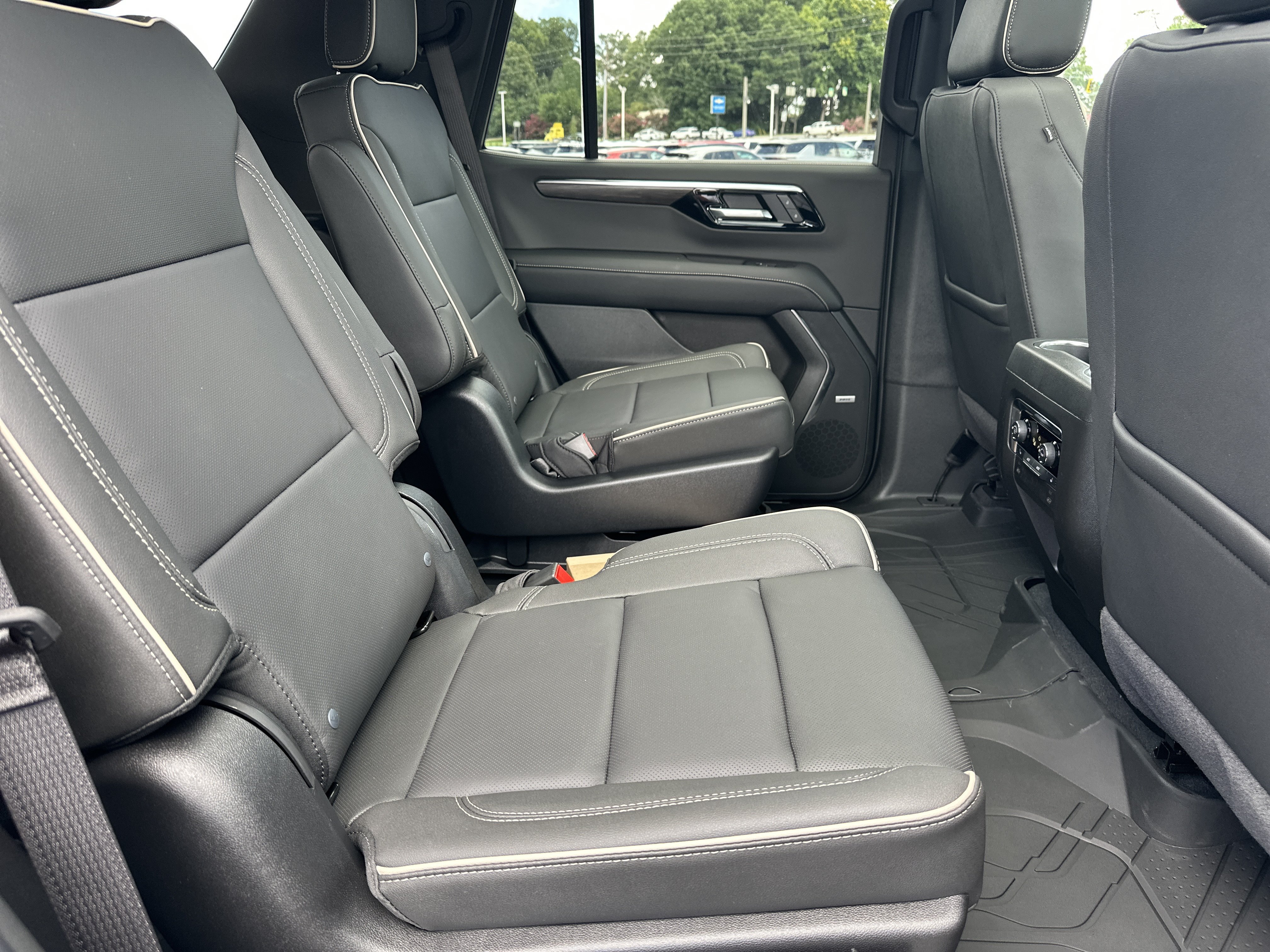 2026 Chevrolet Tahoe Premier - Photo 16