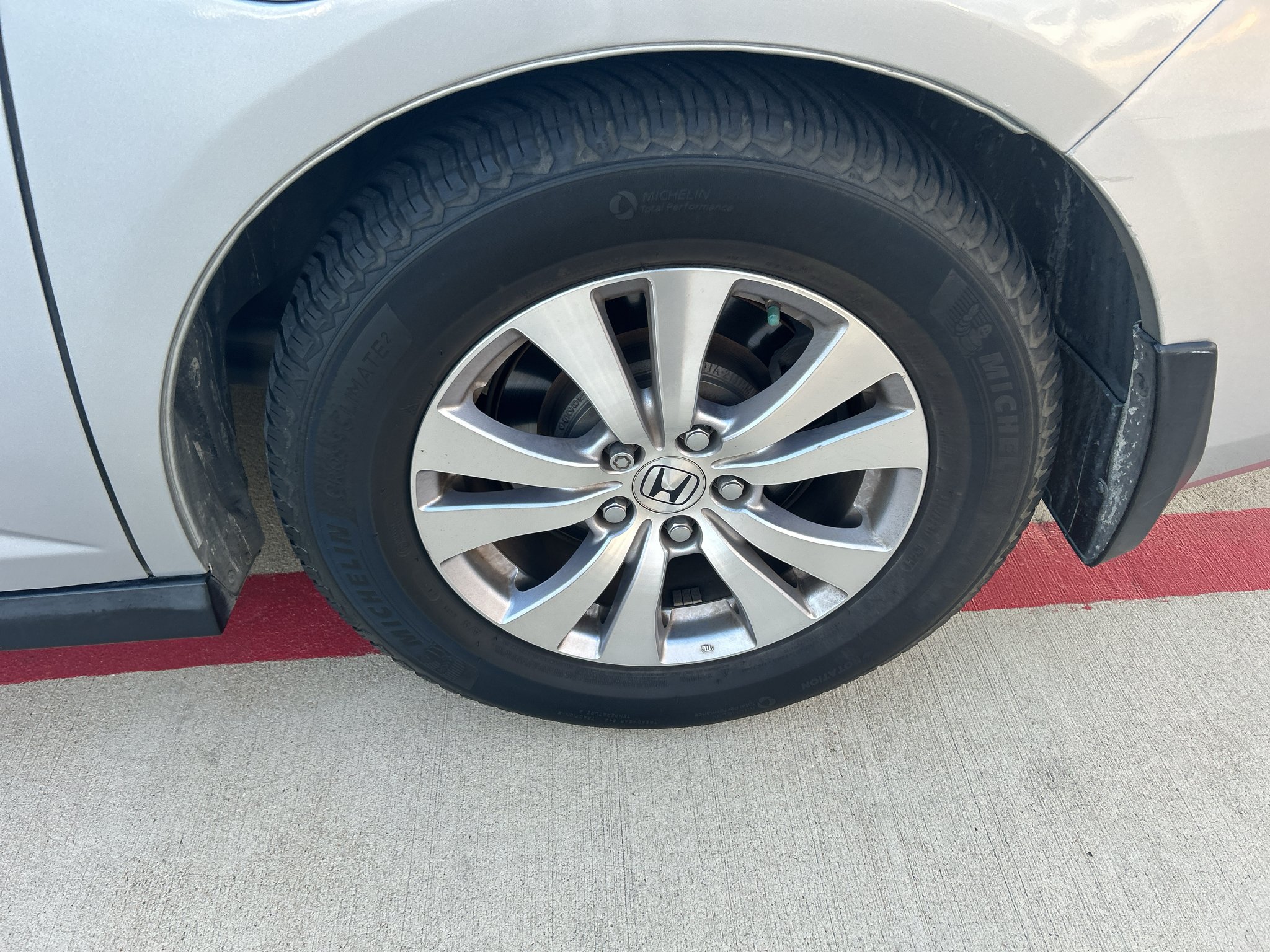 Used 2014 SILVER Honda EX-L image 7