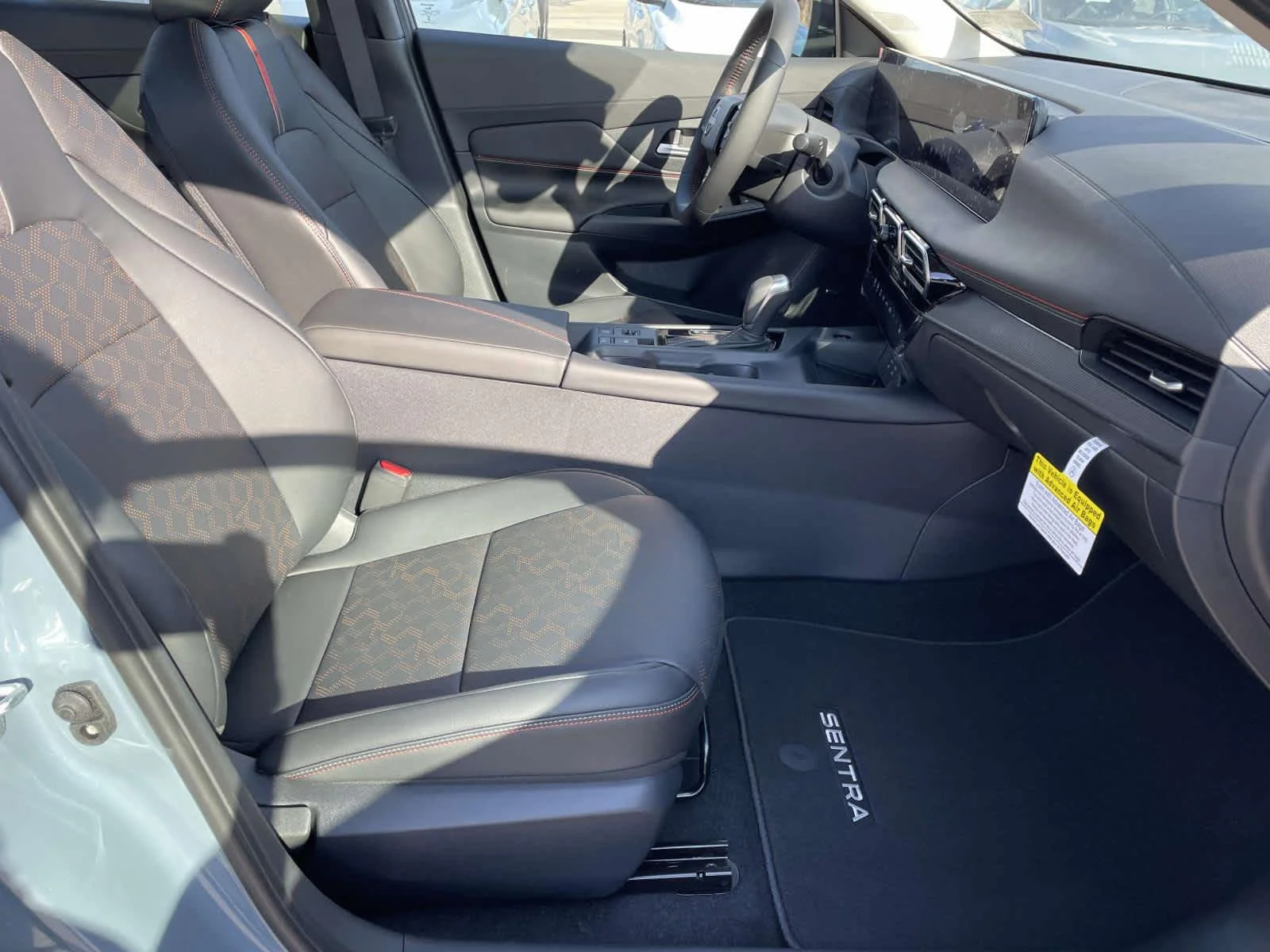 New 2026 Atlantic Gray Metallic/Super Black Nissan SR image 18