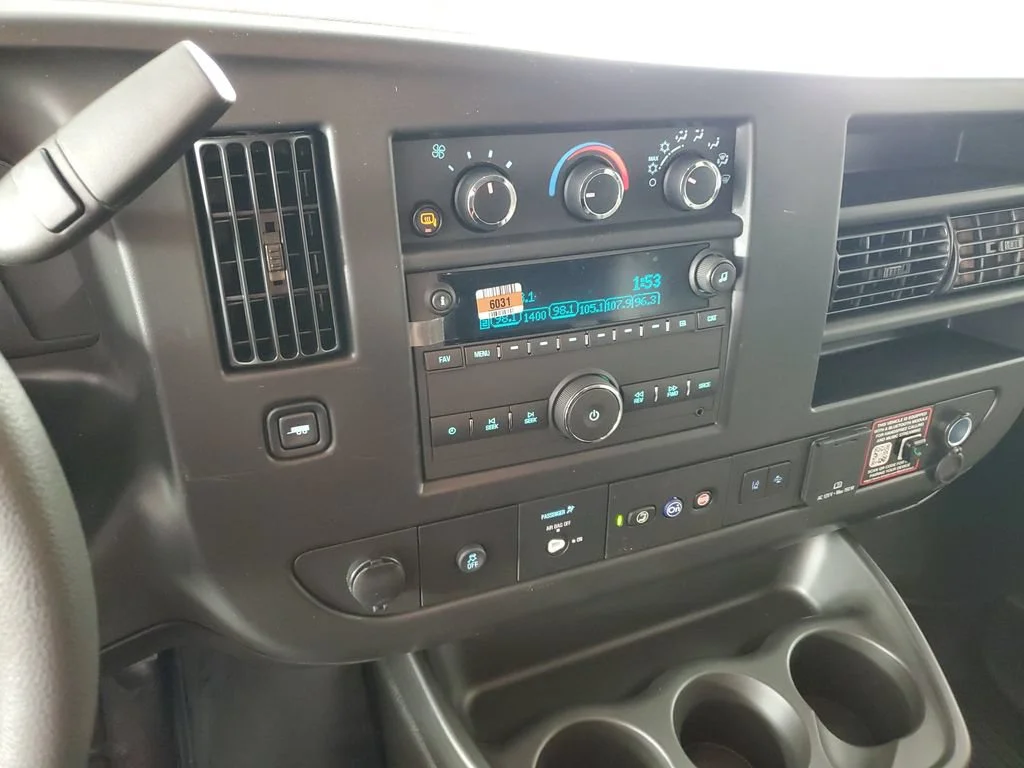 2025 Chevrolet Express Cargo Work Van - Photo 16