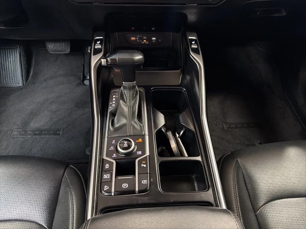 Used 2024 Silver Kia S image 21