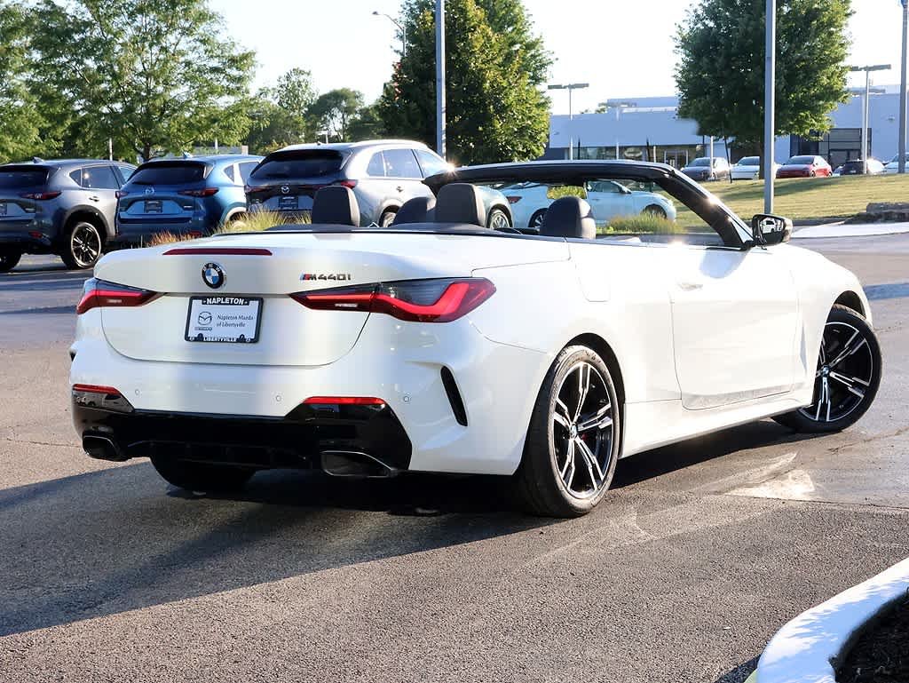 Used 2021 Alpine White BMW M440i image 8