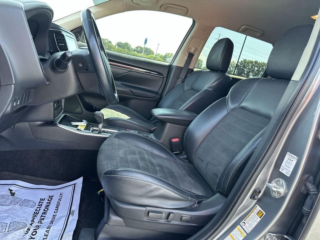 Used 2020 Gray Mitsubishi  image 17
