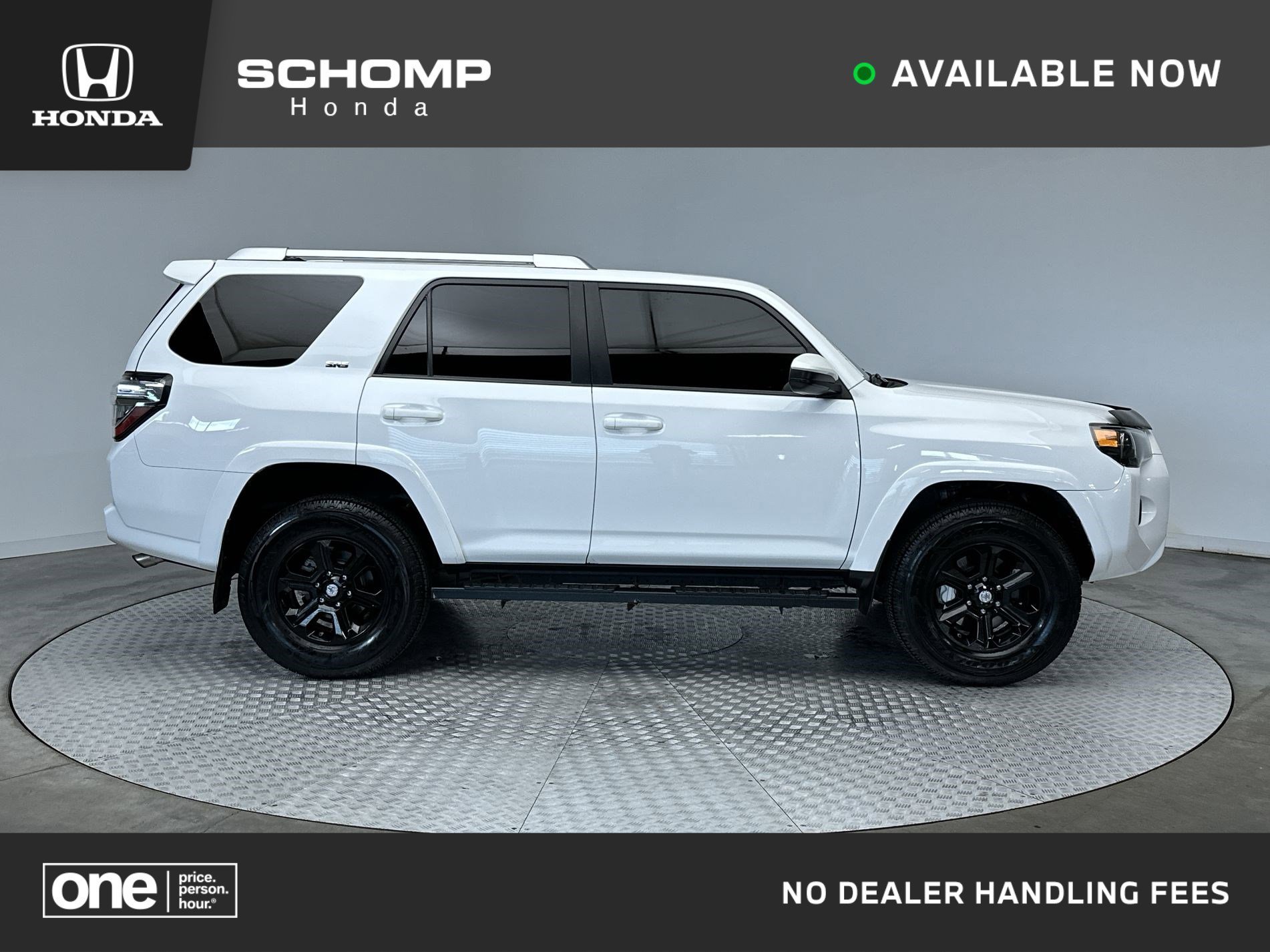 Used 2016 Super White Toyota SR5 image 1