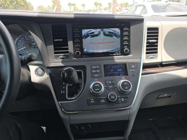 Used 2019 Gray Toyota XLE image 10
