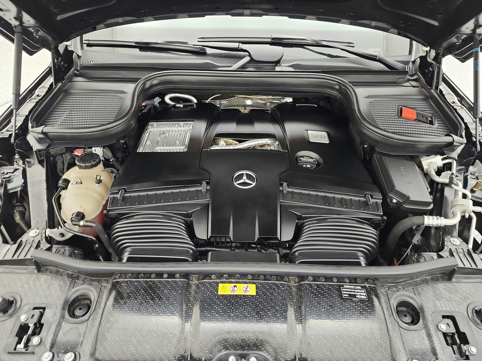 Certified Used 2024 Obsidian Black Metallic Mercedes-Benz GLE 580 4MATIC® SUV image 17