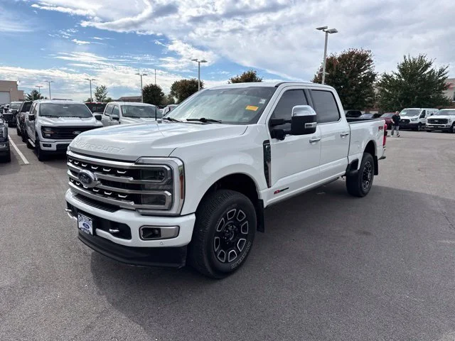 Used 2024 Star White Ford Platinum image 3