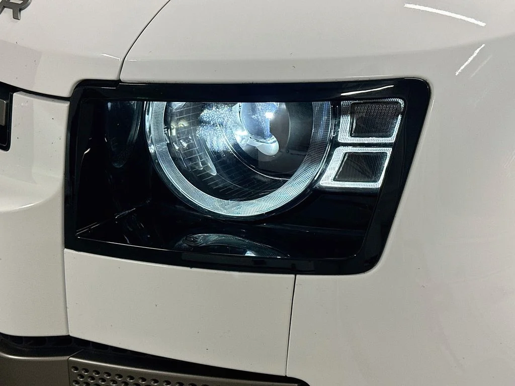 Certified Used 2025 Fuji White Land Rover X-Dynamic SE image 32