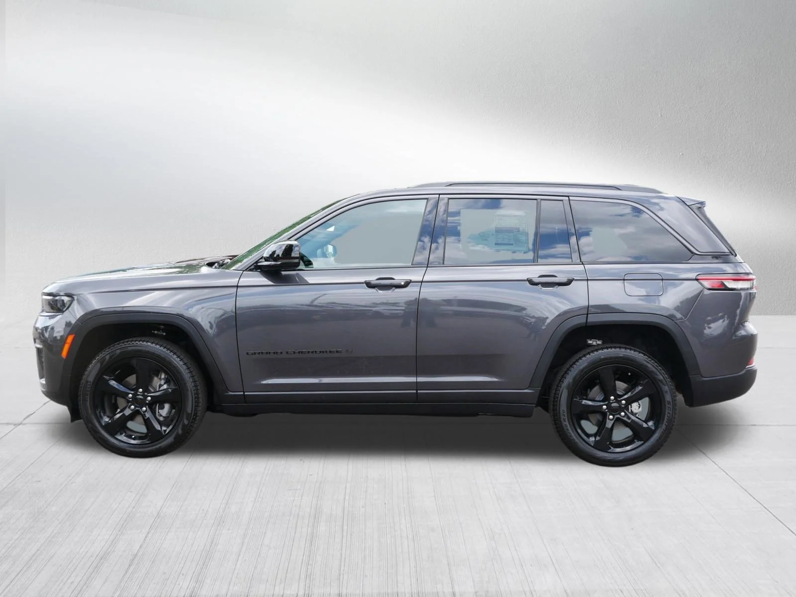 New 2026 Baltic Gray Metallic Clear-Coat Exterior Paint Jeep Limited image 4
