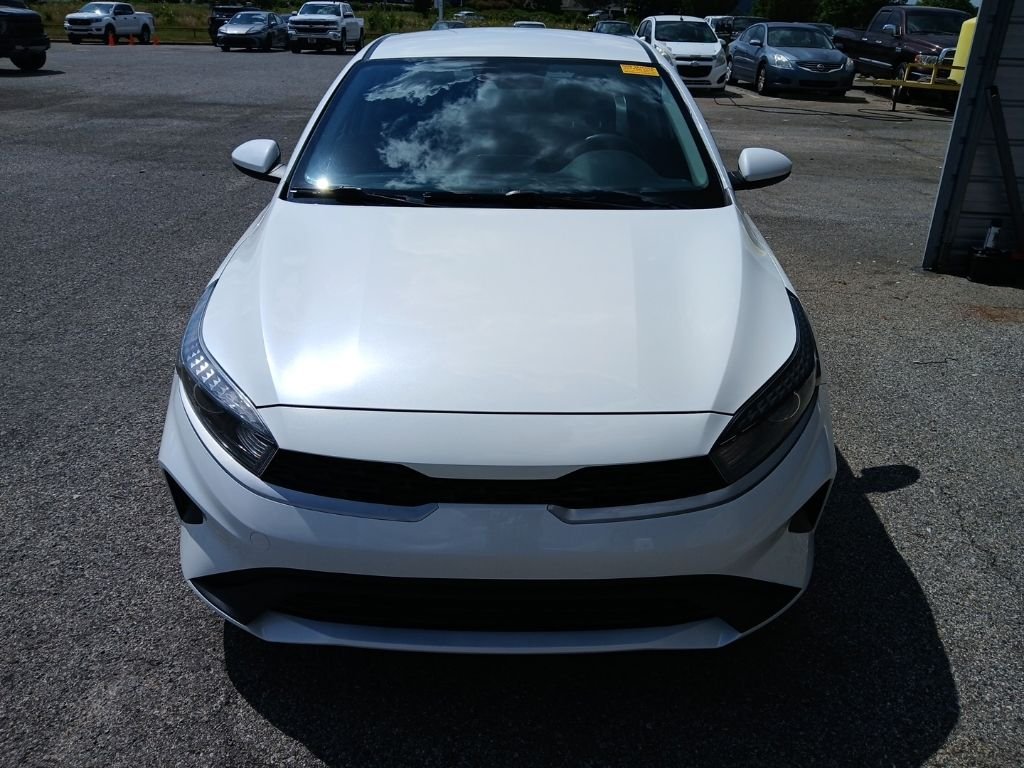 2023 Kia Forte LXS AT's photo