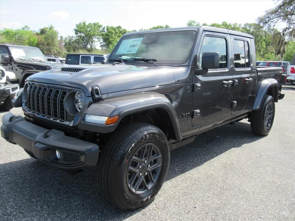 New 2026 Granite Crystal Metallic Clear-Coat Exterior Paint Jeep Sport S image 3