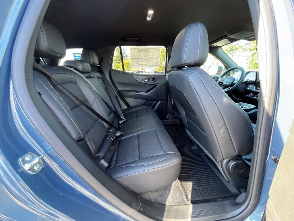 2027 Chevrolet Equinox LT - Photo 9