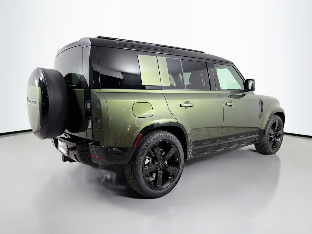 New 2026 Woolstone Green Land Rover X-Dynamic SE image 5
