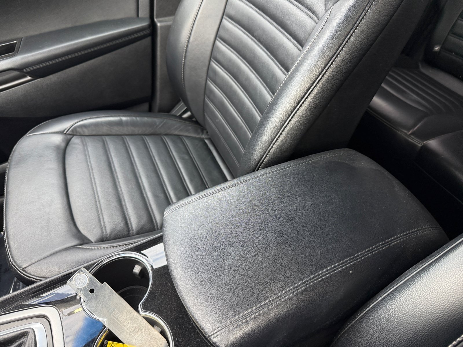 Used 2016 Oxford White Ford SEL image 14