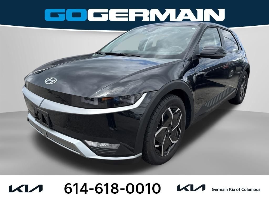 Used 2024 Black Hyundai SEL image 1