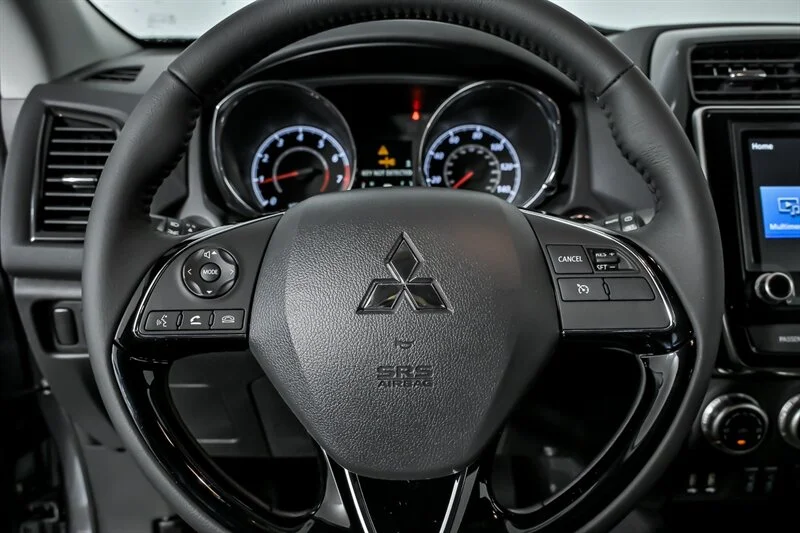 New 2026 Alloy Silver Metallic Mitsubishi SE image 19