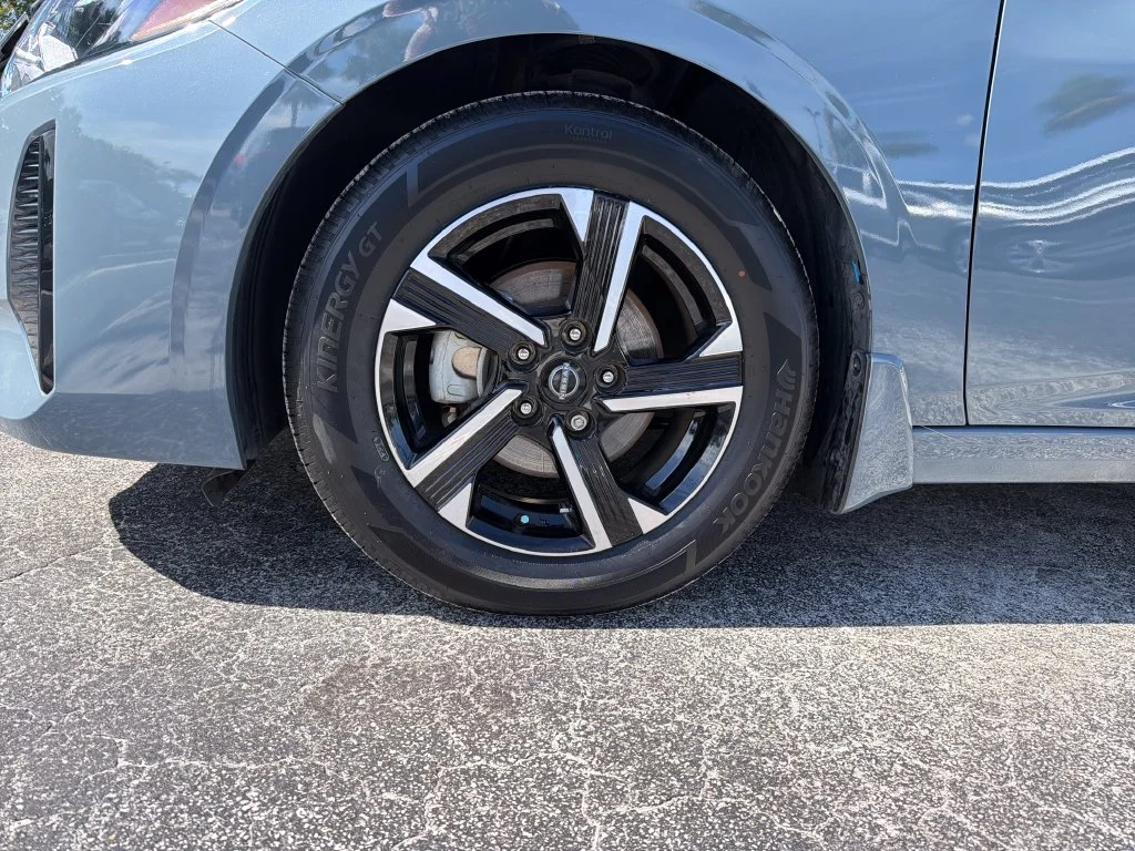 Used 2024 Gray Nissan SV image 12