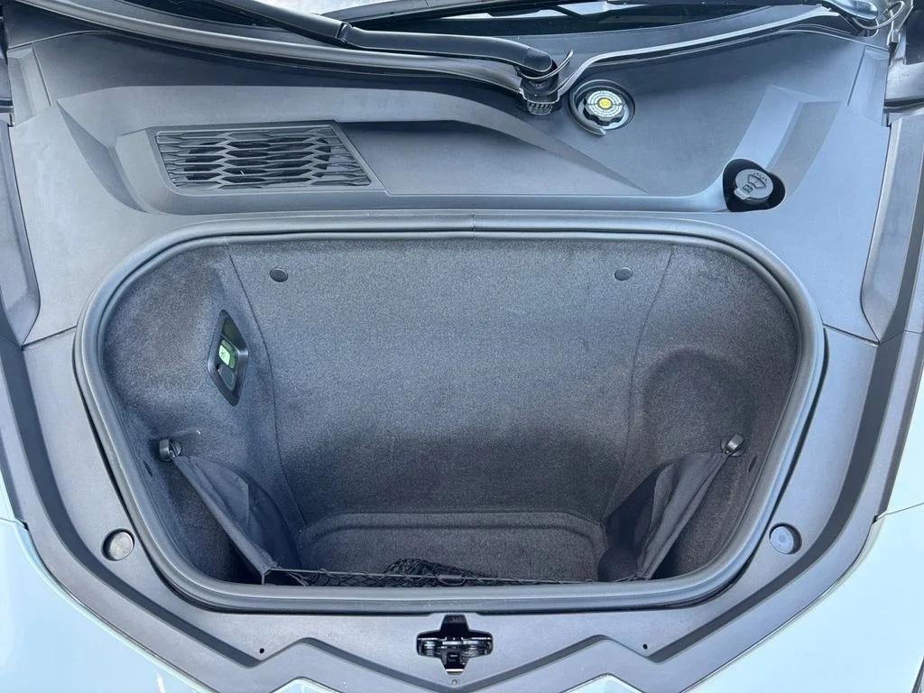 Used 2023 White Chevrolet Stingray image 27