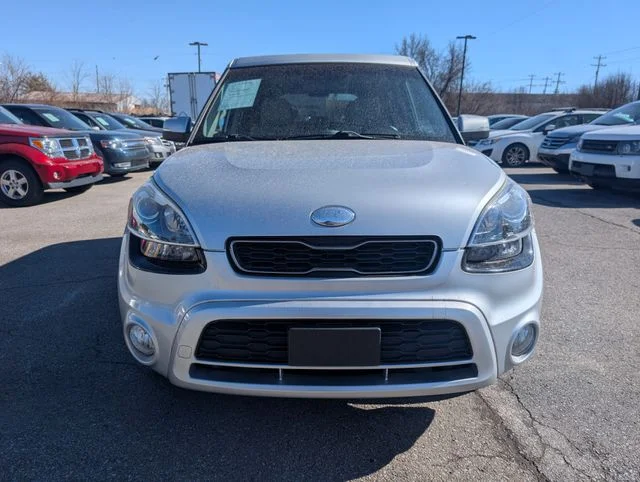 Used 2013 Silver Kia Exclaim image 2