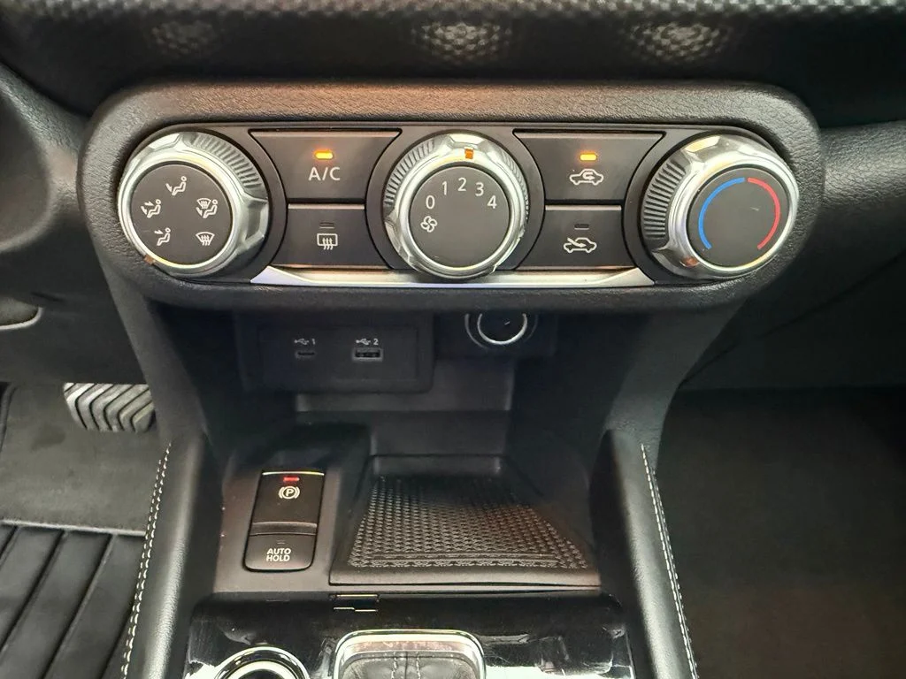 Used 2024 Gray Nissan SV image 6