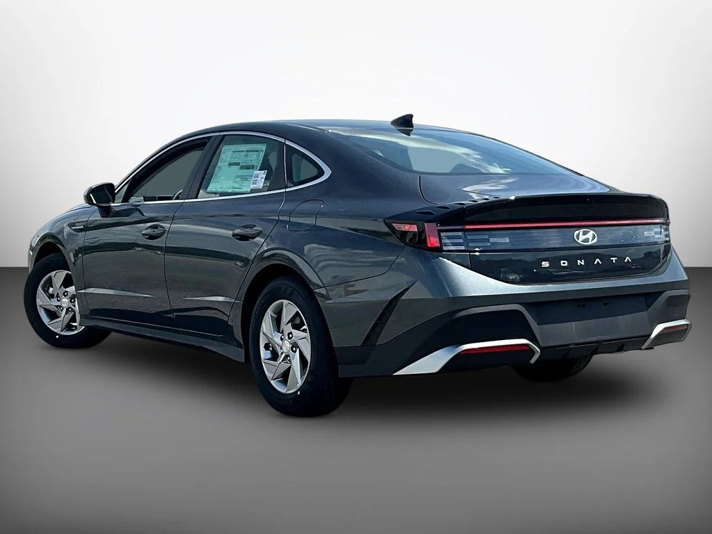 New 2026 Gray Hyundai SE image 3