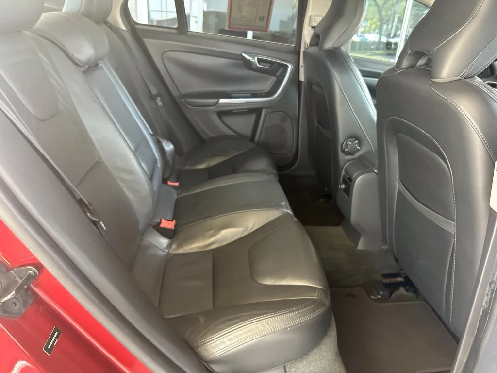 Used 2013  Volvo  image 24