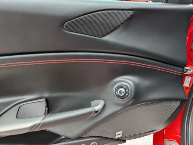Used 2018  Ferrari Base image 25