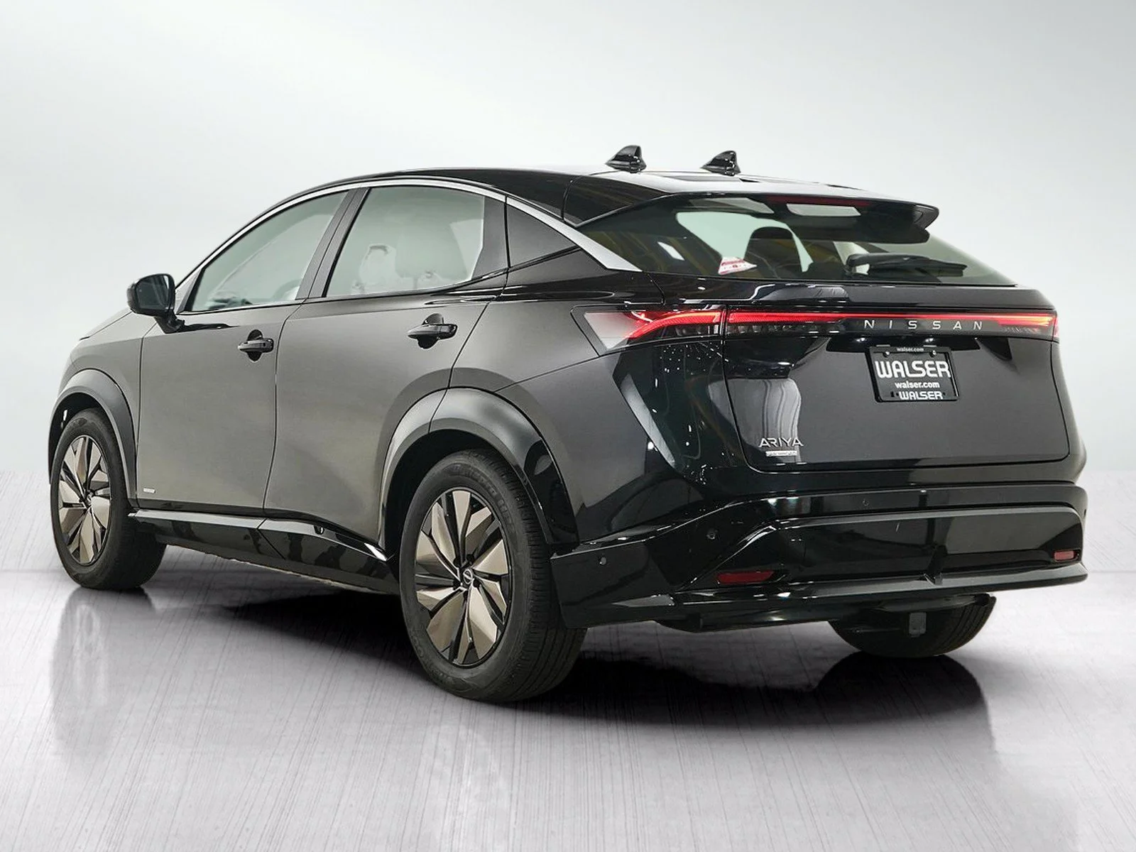 Used 2023 Northern Lights Metallic Nissan PREMIERE image 3