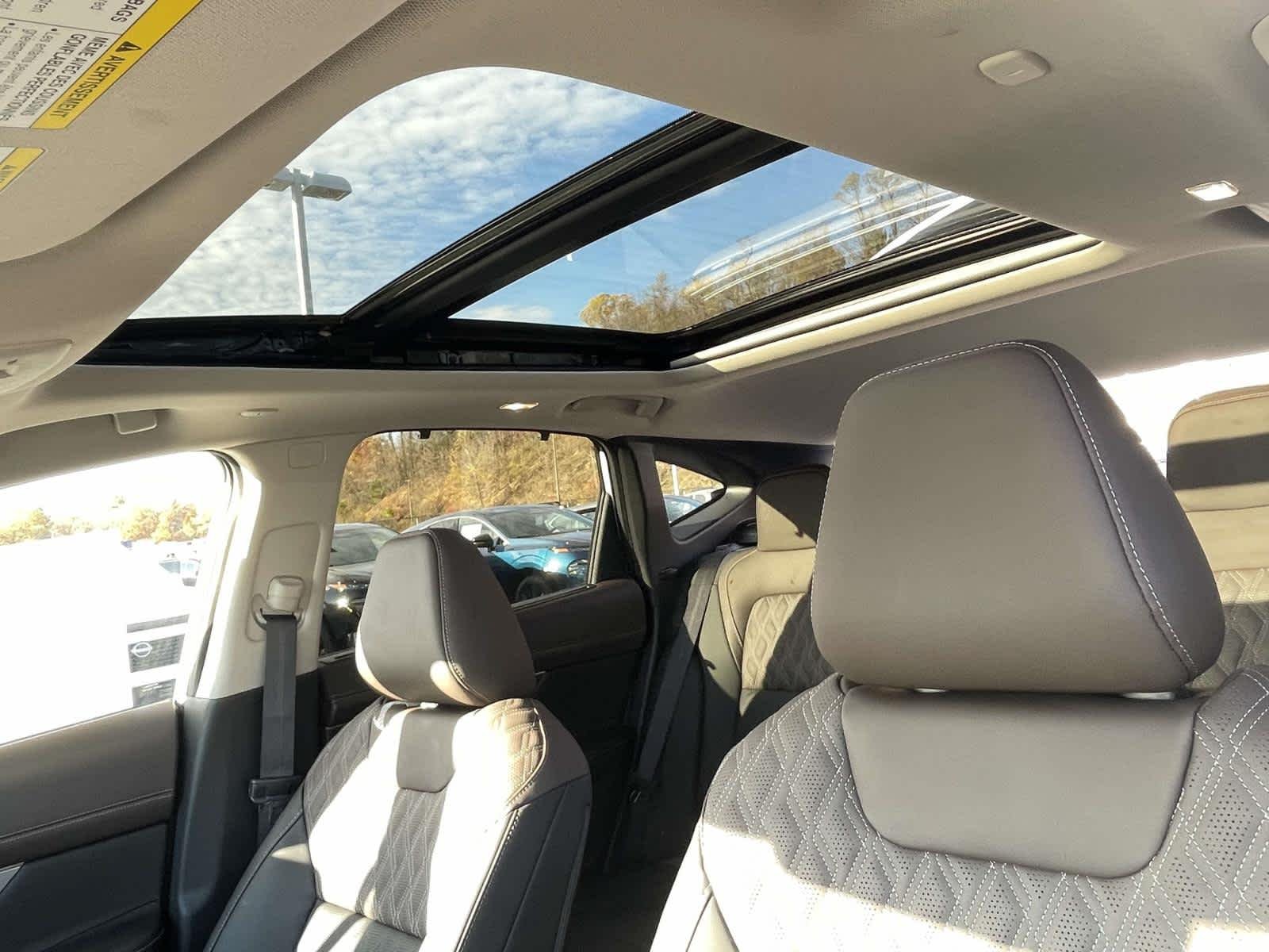 New 2026 Everest White Pearl Tricoat/Super Black Nissan Platinum image 15