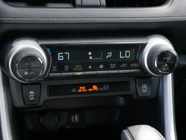 Certified Used 2025 SILVER SKY METALLIC Toyota  image 19