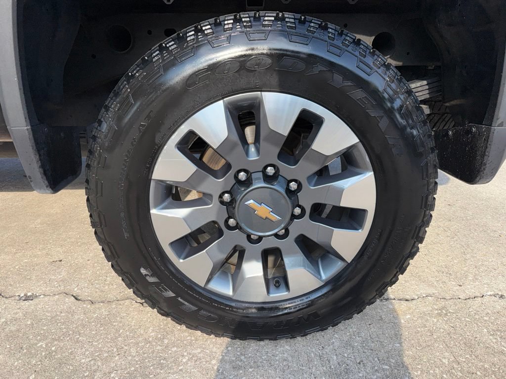 Used 2023 Black Chevrolet Custom image 46