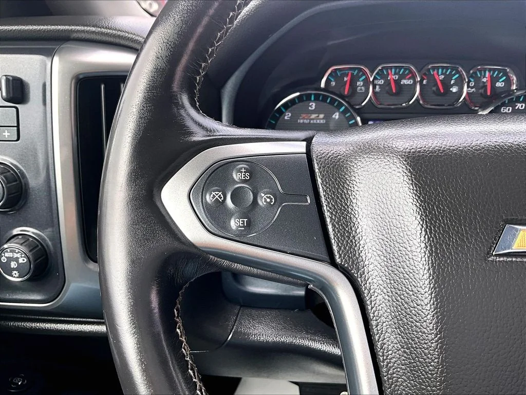 Used 2018 Black Chevrolet LT image 19