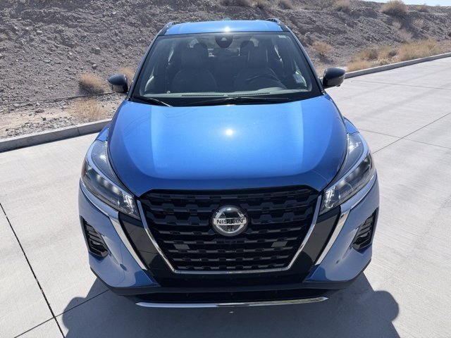 2021 Nissan Kicks SR photo 2