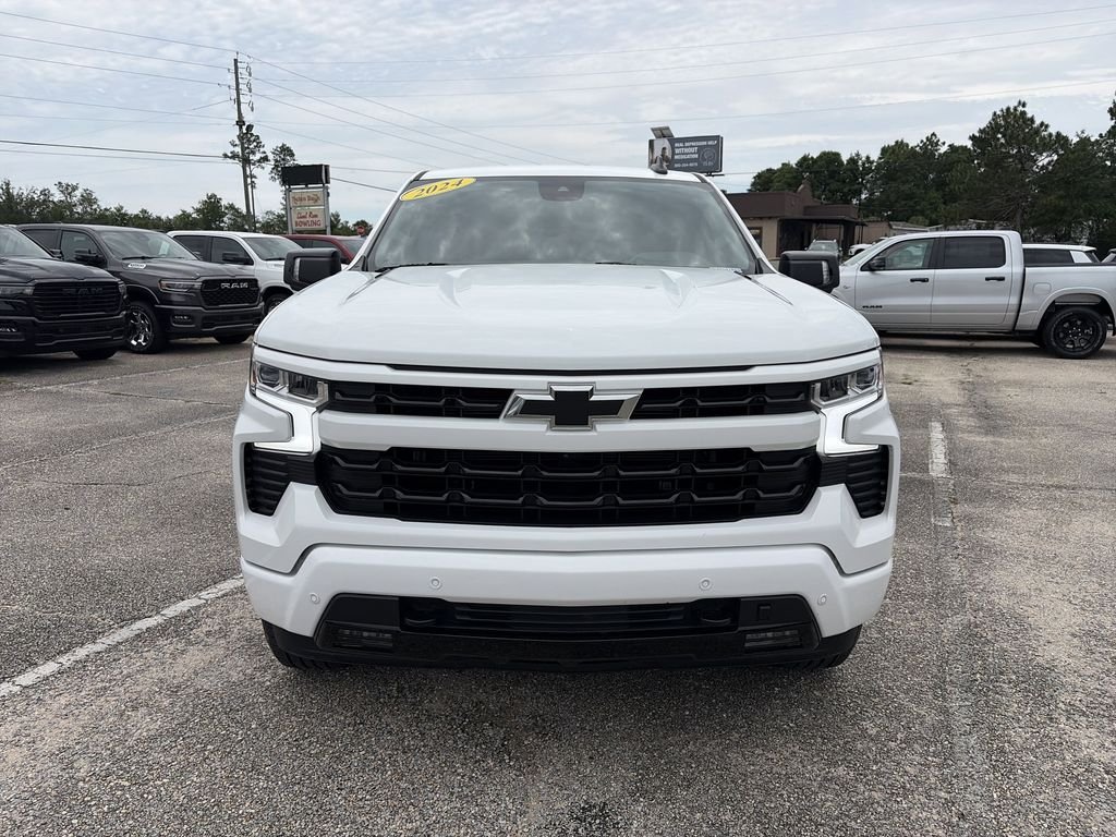 Used 2024 White Chevrolet RST image 9