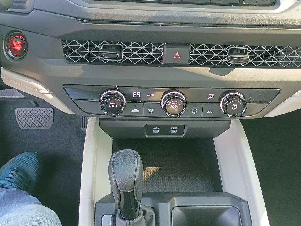 Certified Used 2024 WHITE Honda LX image 20