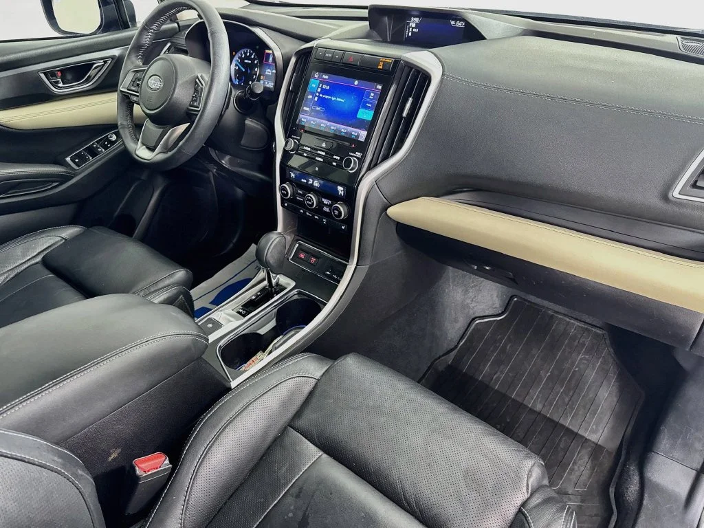 Used 2020 Ice Silver Metallic Subaru Limited image 37