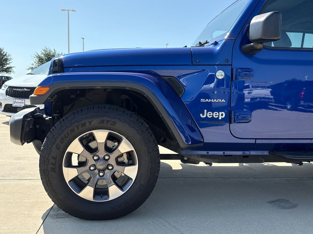 Used 2018 Blue Jeep Unlimited Sahara image 5