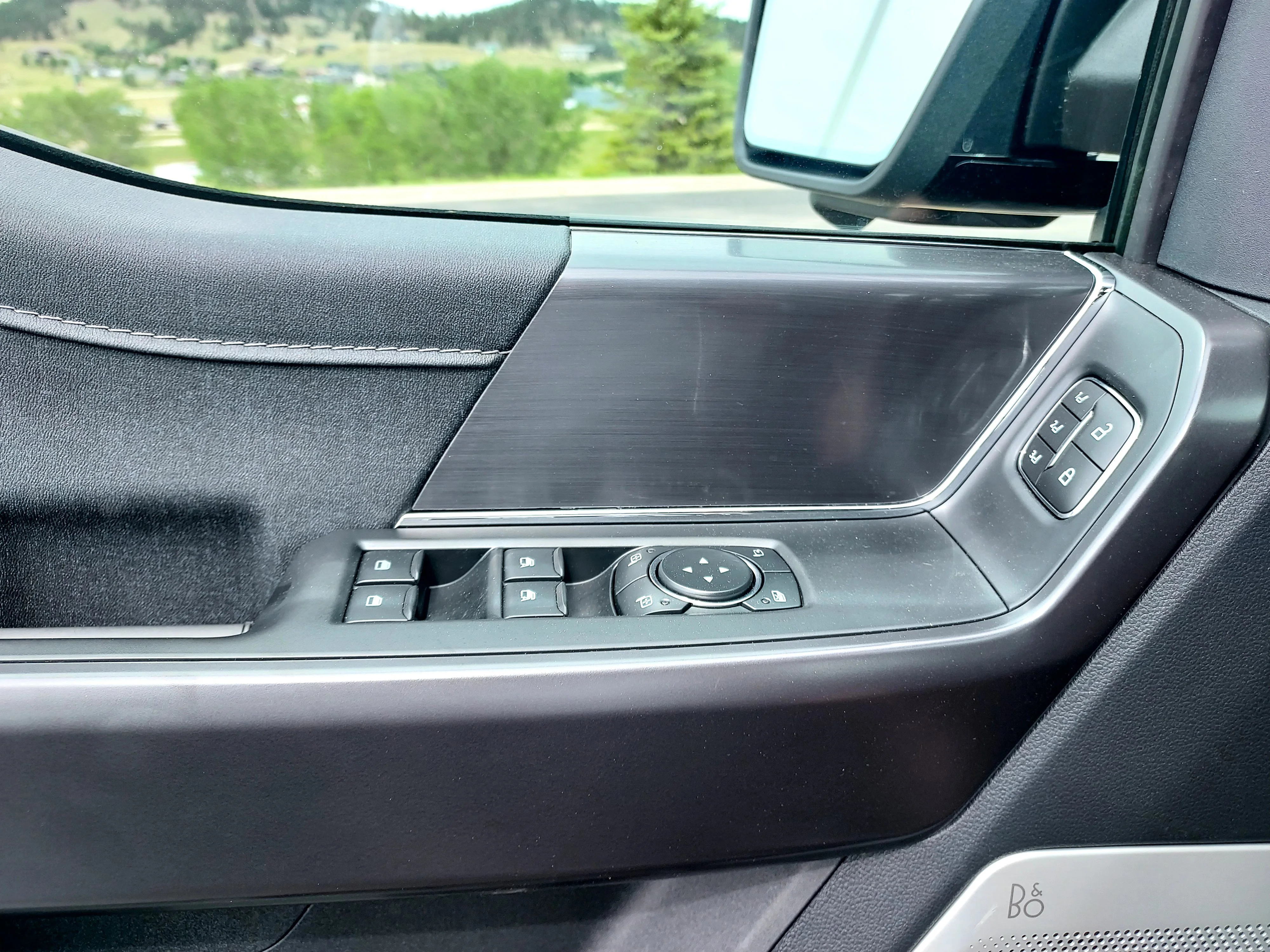 New 2026 Agate Black Metallic Ford LARIAT image 43