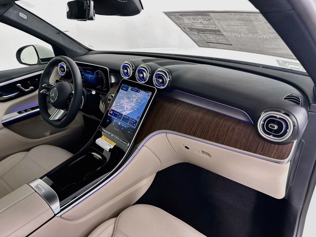 New 2027 Polar White Mercedes-Benz GLC 350e image 31