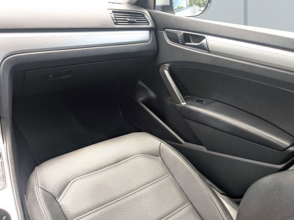 Used 2019 Silver Volkswagen 2.0T Wolfsburg image 16