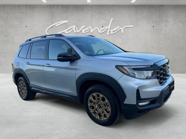Used 2023 Silver Honda TrailSport image 2
