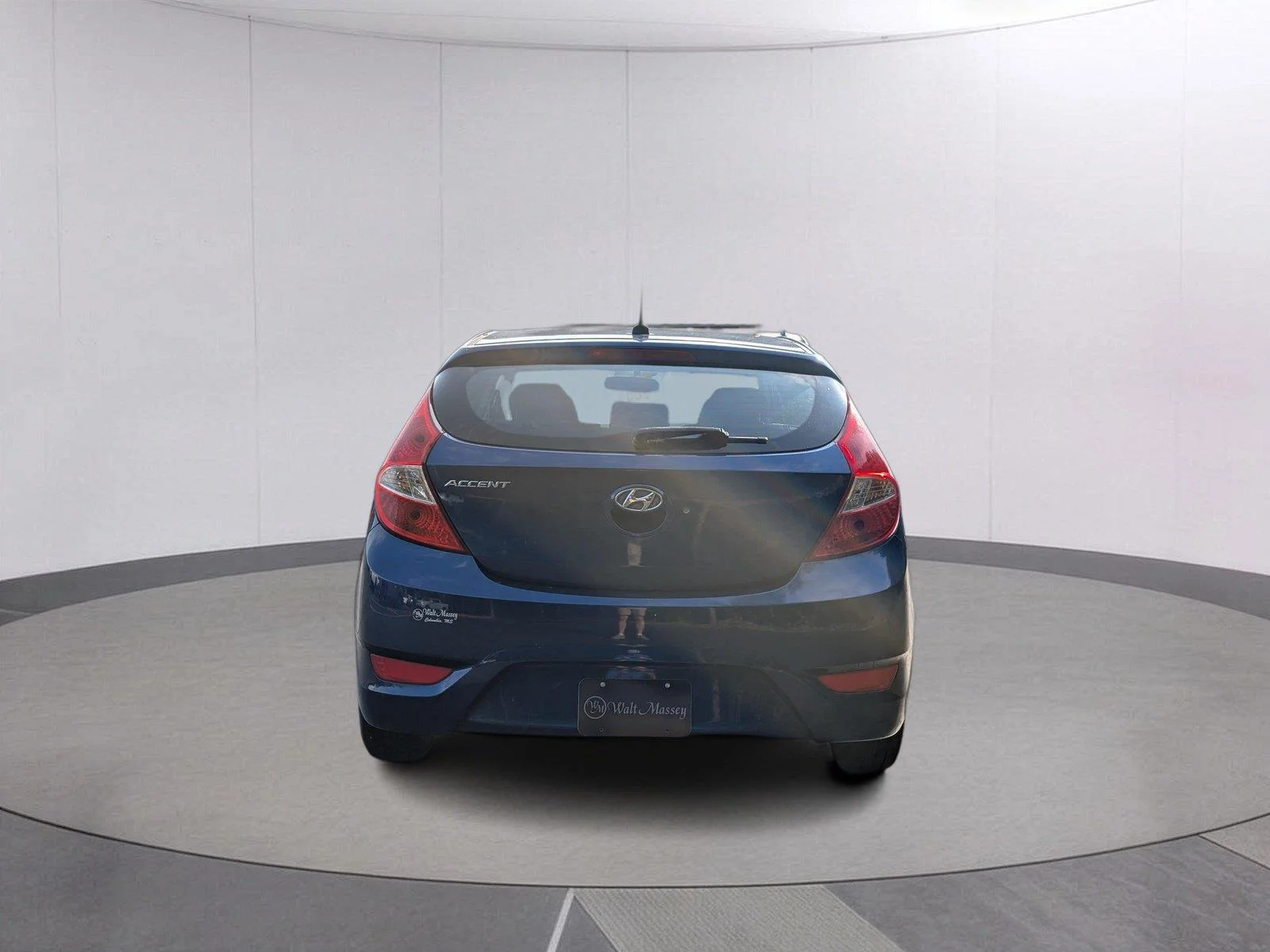Used 2017 Pacific Blue Pearl Hyundai SE image 4