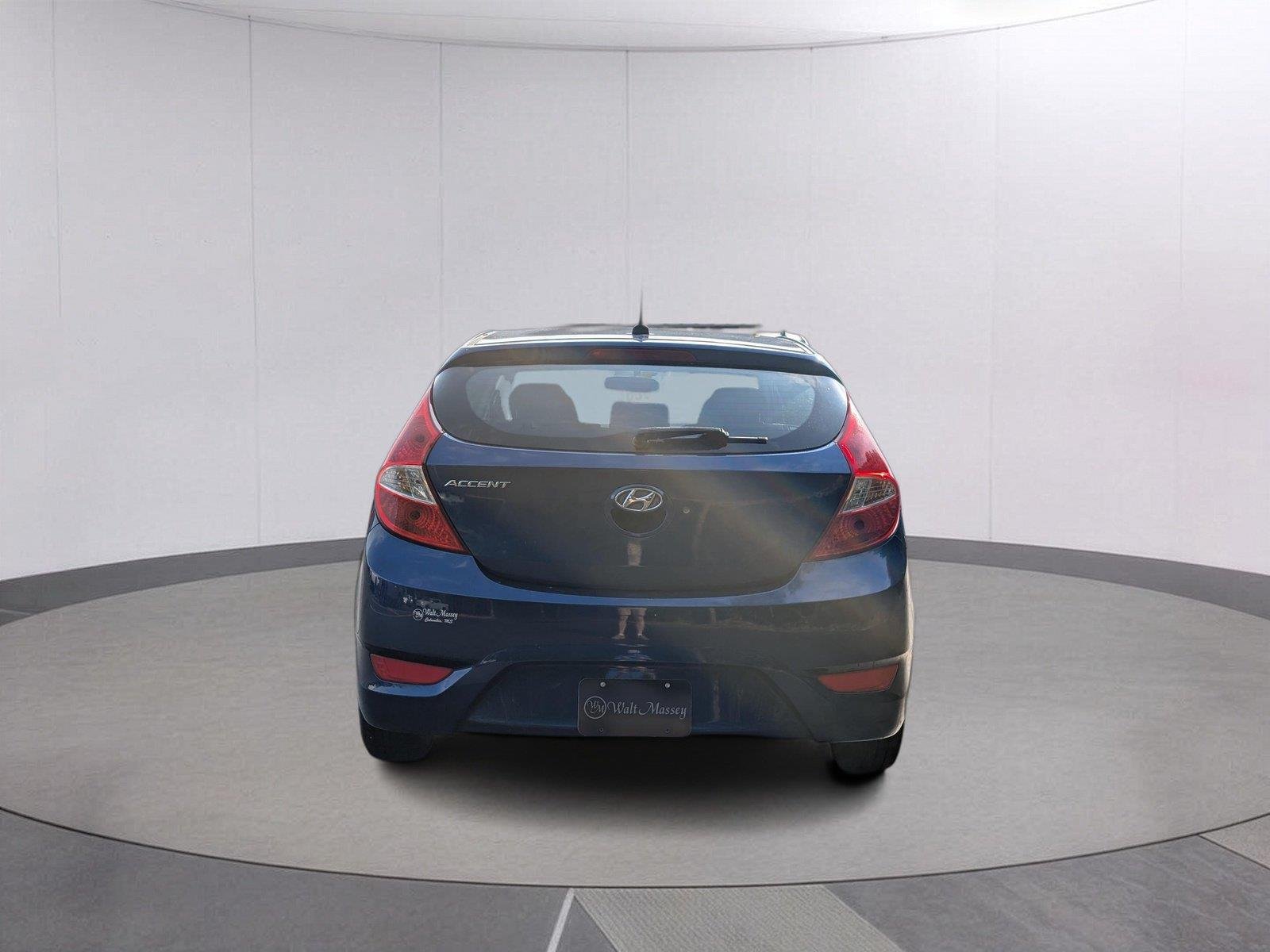 Used 2017 Pacific Blue Pearl Hyundai SE image 4