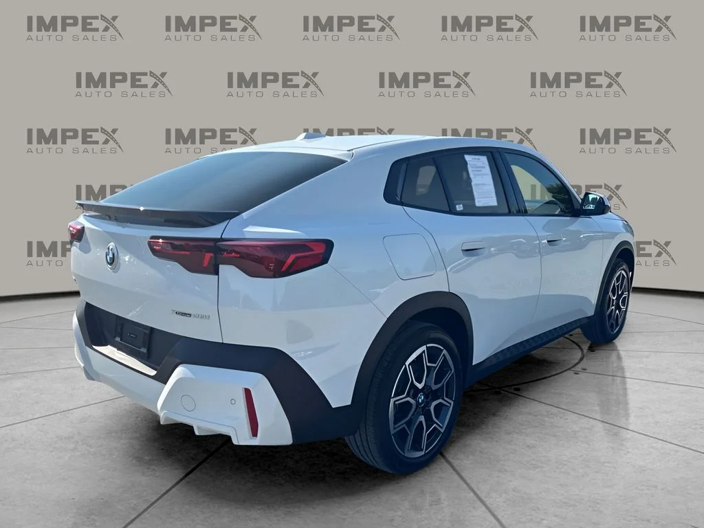 Used 2026 White BMW xDrive28i image 5