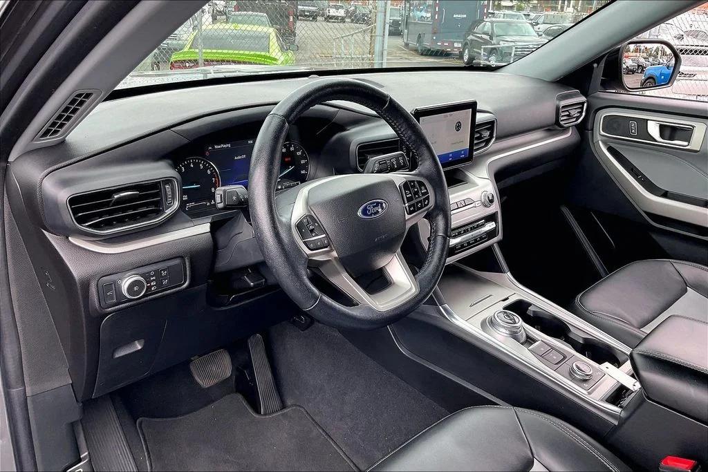 Used 2022 Gray Ford XLT image 13