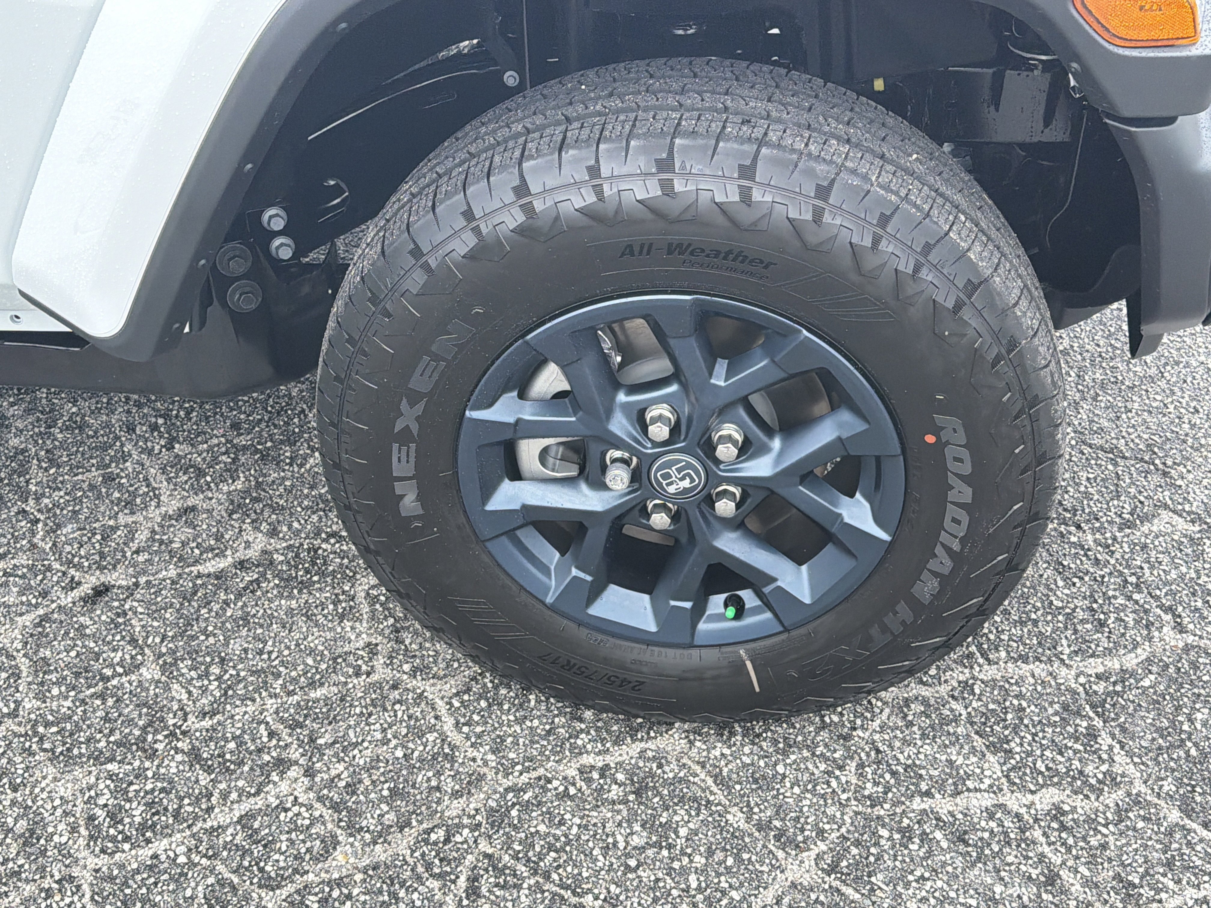 New 2026 Bright White Clear-Coat Exterior Paint Jeep 85th Anniversary image 13